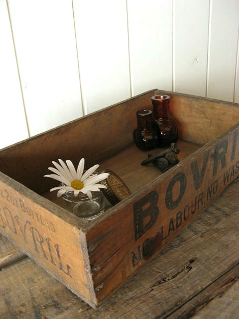 ☆お買い得☆アンティーク ボトルBOVRILの木箱 古い木の雰囲気が最高