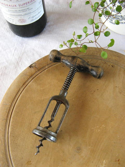 抜群の使い心地！アンティーク・ワインオープナー アイアンに木のハンドル 1900年代初期・イギリス製 - ノッティン アンティークス