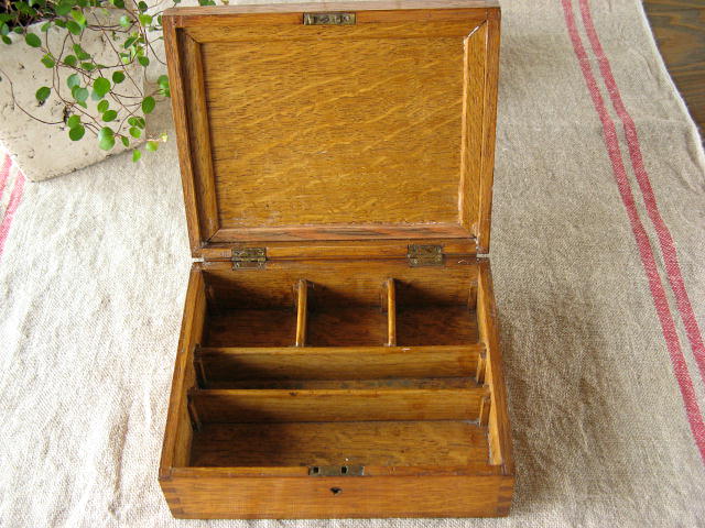 宝物入れに 素敵ですよ！ 少し大きめ、オーク材のウッドボックス（1900
