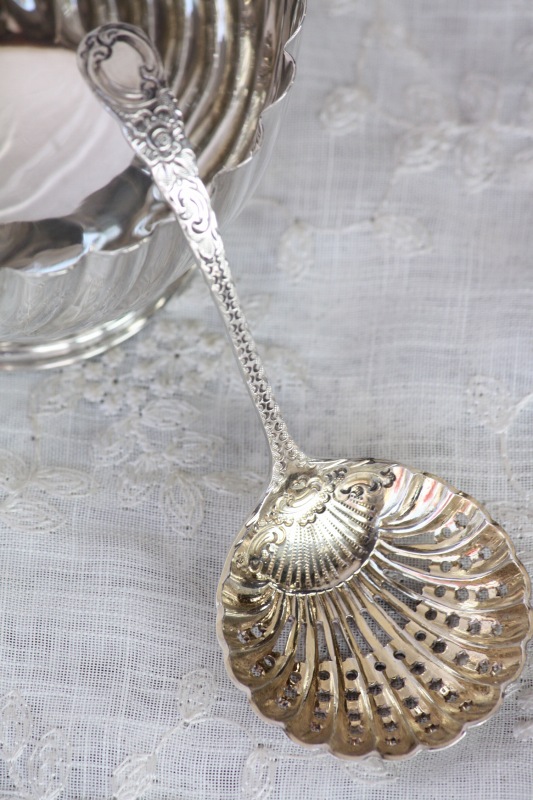 豪華美品 純銀製 シュガーシフタースプーン 透かし＆金彩 飾り加工 